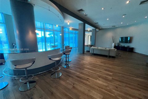 Condo in Bal Harbour, Florida, 1 bedroom  № 2068094 - photo 10