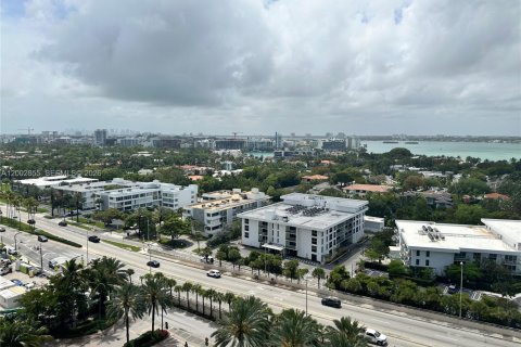 Condo in Bal Harbour, Florida, 1 bedroom  № 2068094 - photo 5