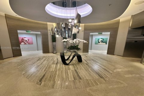 Condo in Bal Harbour, Florida, 1 bedroom  № 2068094 - photo 17