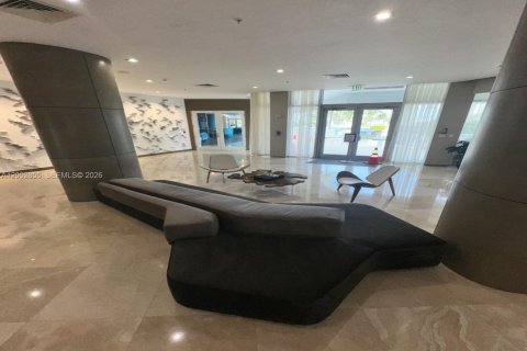 Condo in Bal Harbour, Florida, 1 bedroom  № 2068094 - photo 13