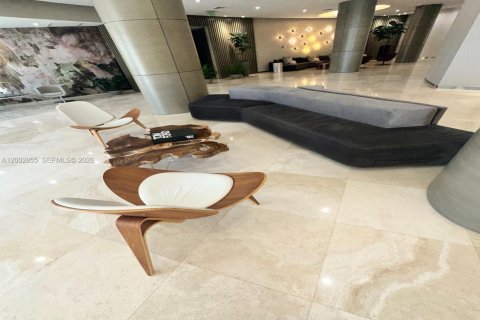 Condo in Bal Harbour, Florida, 1 bedroom  № 2068094 - photo 11