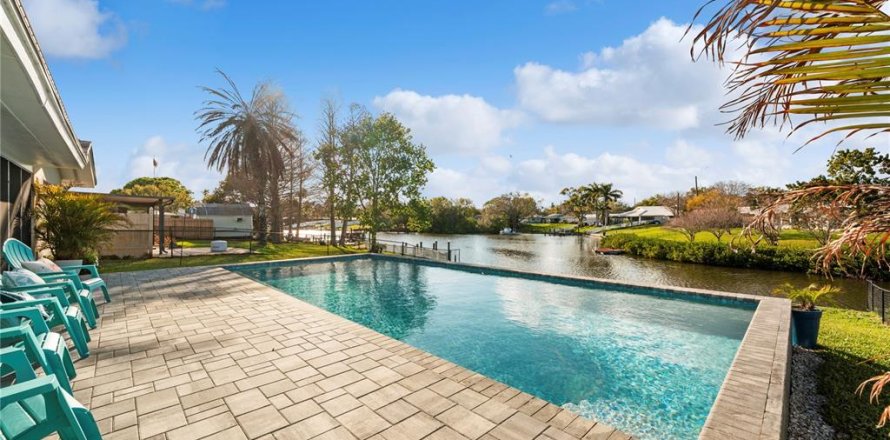 Casa en Largo, Florida 2 dormitorios, 111.39 m2 № 2120012