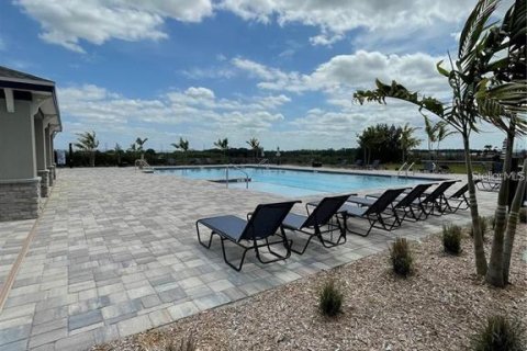 Casa en alquiler en Winter Haven, Florida, 4 dormitorios, 179.58 m2 № 1915352 - foto 16