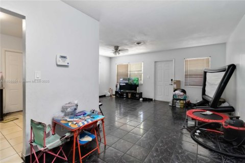 Commercial property in Fort Lauderdale, Florida 232.63 sq.m. № 1839114 - photo 12
