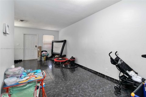 Commercial property in Fort Lauderdale, Florida 232.63 sq.m. № 1839114 - photo 13