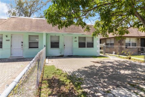 Commercial property in Fort Lauderdale, Florida 232.63 sq.m. № 1839114 - photo 2