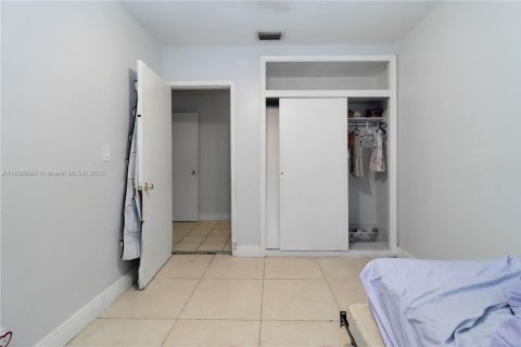 Commercial property in Fort Lauderdale, Florida 232.63 sq.m. № 1839114 - photo 26