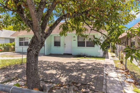 Commercial property in Fort Lauderdale, Florida 232.63 sq.m. № 1839114 - photo 1