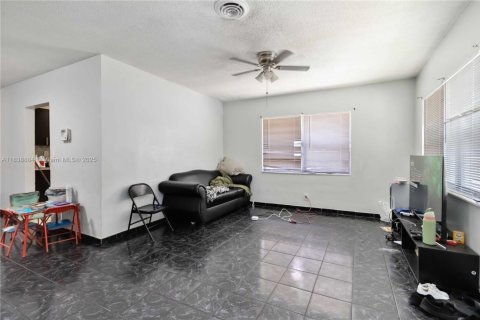 Commercial property in Fort Lauderdale, Florida 232.63 sq.m. № 1839114 - photo 7
