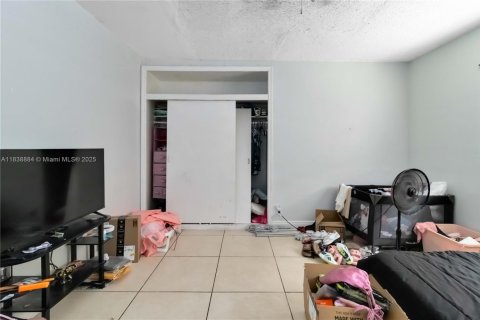 Commercial property in Fort Lauderdale, Florida 232.63 sq.m. № 1839114 - photo 14
