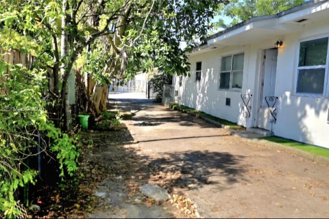 Propiedad comercial en venta en Miami, Florida, 158.68 m2 № 2169497 - foto 6