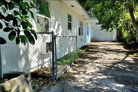 Propiedad comercial en venta en Miami, Florida, 158.68 m2 № 2169497 - foto 29