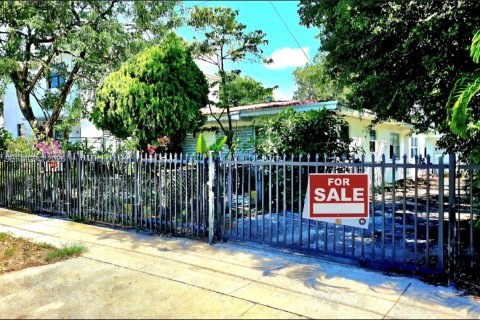 Propiedad comercial en venta en Miami, Florida, 158.68 m2 № 2169497 - foto 3