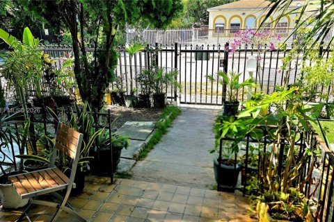 Propiedad comercial en venta en Miami, Florida, 158.68 m2 № 2169497 - foto 28