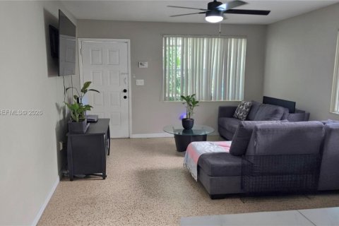 Propiedad comercial en venta en Miami, Florida, 158.68 m2 № 2169497 - foto 17