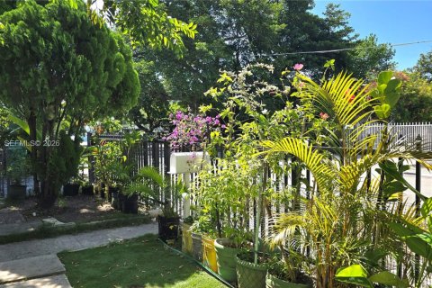 Propiedad comercial en venta en Miami, Florida, 158.68 m2 № 2169497 - foto 9