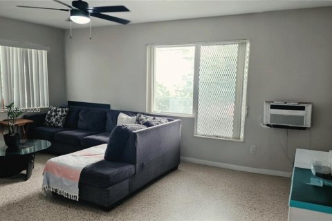 Propiedad comercial en venta en Miami, Florida, 158.68 m2 № 2169497 - foto 16