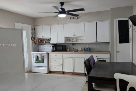 Propiedad comercial en venta en Miami, Florida, 158.68 m2 № 2169497 - foto 22