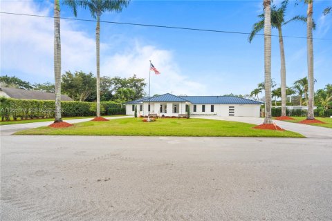 Villa ou maison à vendre à Davie, Floride: 5 chambres, 383.13 m2 № 2009716 - photo 5