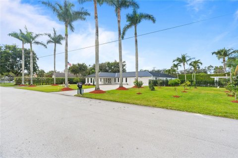 Villa ou maison à vendre à Davie, Floride: 5 chambres, 383.13 m2 № 2009716 - photo 6