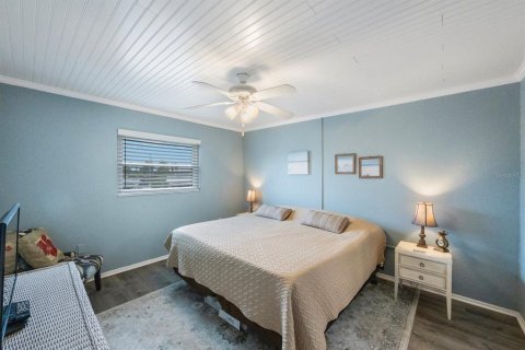 Condo in Treasure Island, Florida, 2 bedrooms  № 1274938 - photo 21