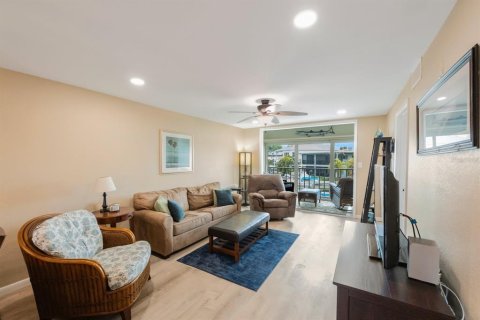 Condo in Treasure Island, Florida, 2 bedrooms  № 1274938 - photo 14
