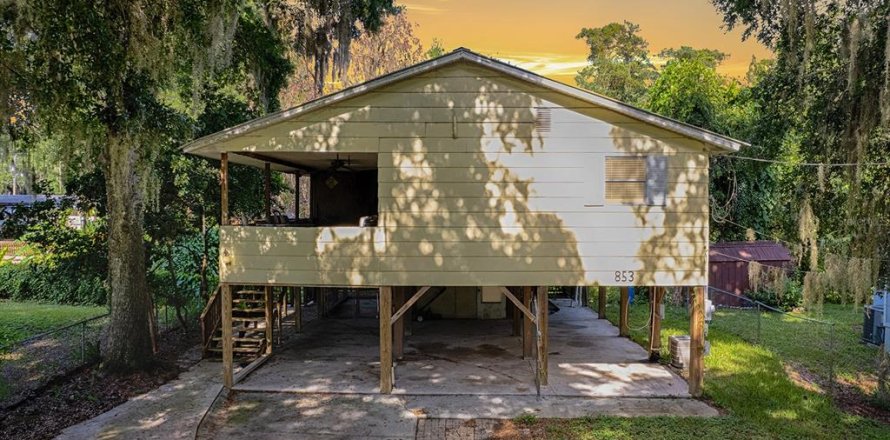 House in Lake Panasoffkee, Florida 3 bedrooms, 86.4 sq.m. № 2157864