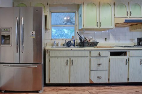 House in Lake Panasoffkee, Florida 3 bedrooms, 86.4 sq.m. № 2157864 - photo 27