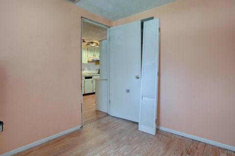 House in Lake Panasoffkee, Florida 3 bedrooms, 86.4 sq.m. № 2157864 - photo 18