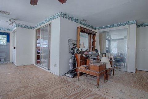 House in Lake Panasoffkee, Florida 3 bedrooms, 86.4 sq.m. № 2157864 - photo 24