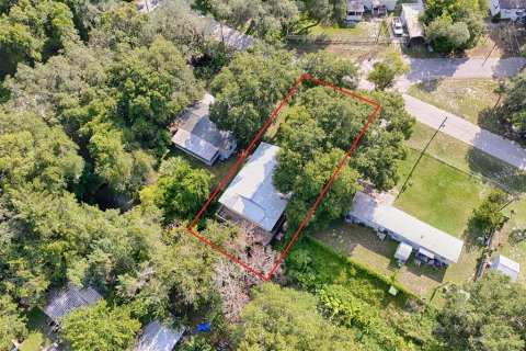 House in Lake Panasoffkee, Florida 3 bedrooms, 86.4 sq.m. № 2157864 - photo 8