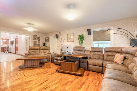 House in Port Orange, Florida 5 bedrooms, 493.4 sq.m. № 1613826 - photo 30
