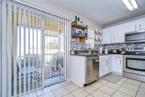 Touwnhouse à vendre à Valrico, Floride: 2 chambres, 139.91 m2 № 1737257 - photo 12