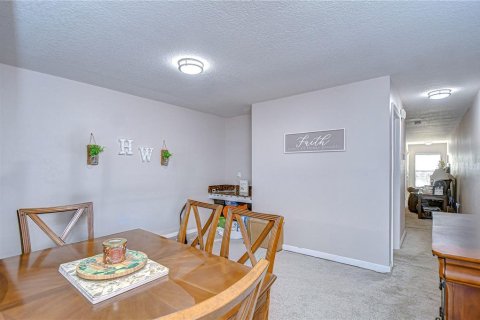 Touwnhouse à vendre à Valrico, Floride: 2 chambres, 139.91 m2 № 1737257 - photo 8