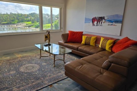 Condo in Belleair Bluffs, Florida, 2 bedrooms  № 1844960 - photo 12