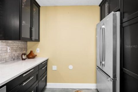 Condo in Belleair Bluffs, Florida, 2 bedrooms  № 1844960 - photo 8