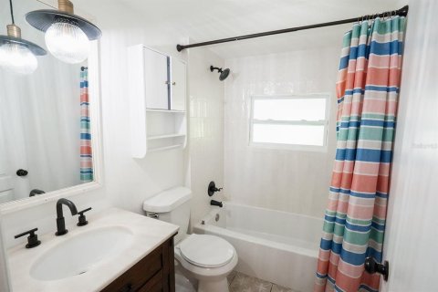 Villa ou maison à vendre à Tampa, Floride: 2 chambres, 148.64 m2 № 2398829 - photo 27