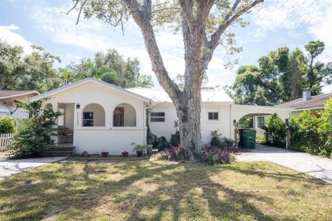 Villa ou maison à vendre à Tampa, Floride: 2 chambres, 148.64 m2 № 2398829 - photo 2
