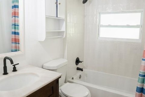 Villa ou maison à vendre à Tampa, Floride: 2 chambres, 148.64 m2 № 2398829 - photo 26