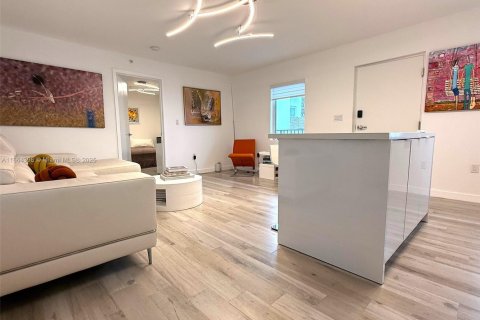 Condo in Miami Beach, Florida, 1 bedroom  № 1893311 - photo 5