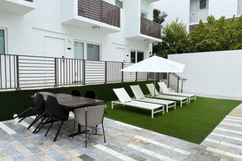 Condo in Miami Beach, Florida, 1 bedroom  № 1893311 - photo 18