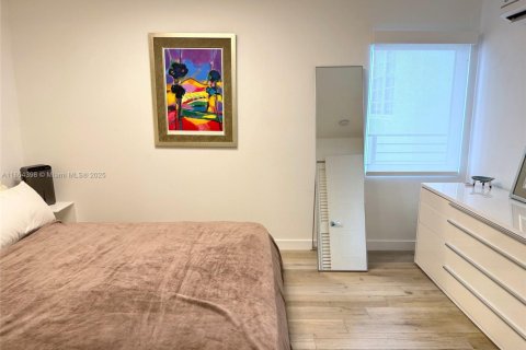 Condo in Miami Beach, Florida, 1 bedroom  № 1893311 - photo 14