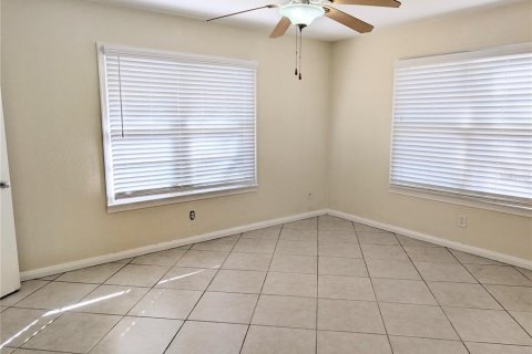 Villa ou maison à louer à Sarasota, Floride: 2 chambres, 126.72 m2 № 2388609 - photo 9