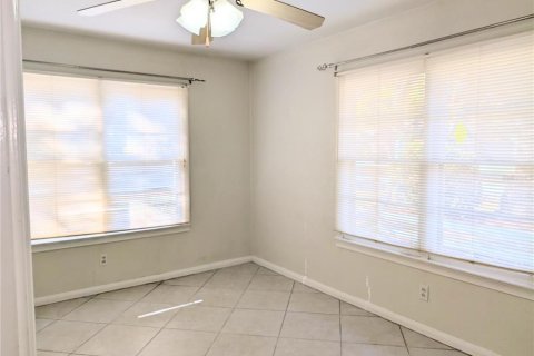 Villa ou maison à louer à Sarasota, Floride: 2 chambres, 126.72 m2 № 2388609 - photo 10