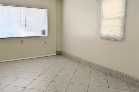 Villa ou maison à louer à Sarasota, Floride: 2 chambres, 126.72 m2 № 2388609 - photo 11