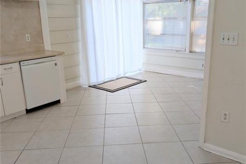 Villa ou maison à louer à Sarasota, Floride: 2 chambres, 126.72 m2 № 2388609 - photo 6