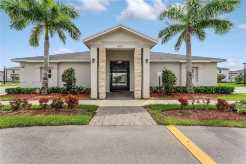 Touwnhouse à vendre à Homestead, Floride: 3 chambres, 151.24 m2 № 1945638 - photo 25
