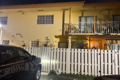 Copropriété à vendre à Miami, Floride: 2 chambres, 134.71 m2 № 2153308 - photo 2