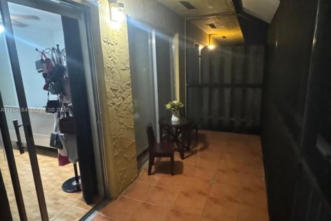 Copropriété à vendre à Miami, Floride: 2 chambres, 134.71 m2 № 2153308 - photo 28