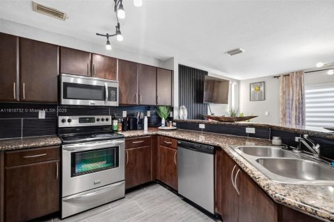 Adosado en venta en Miramar, Florida, 3 dormitorios, 114.73 m2 № 1966904 - foto 13